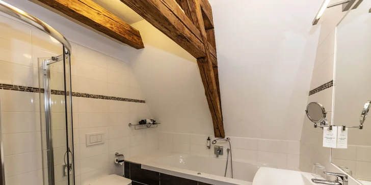 České Švajčiarsko: romantický pobyt v historickej hájovni, raňajky aj možnosť trojchodovej večere a sudu