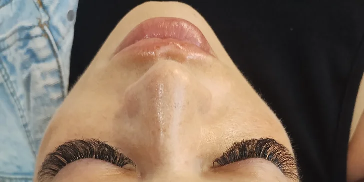 Zvodný pohľad s volume mihalnicami alebo darčeková poukážka