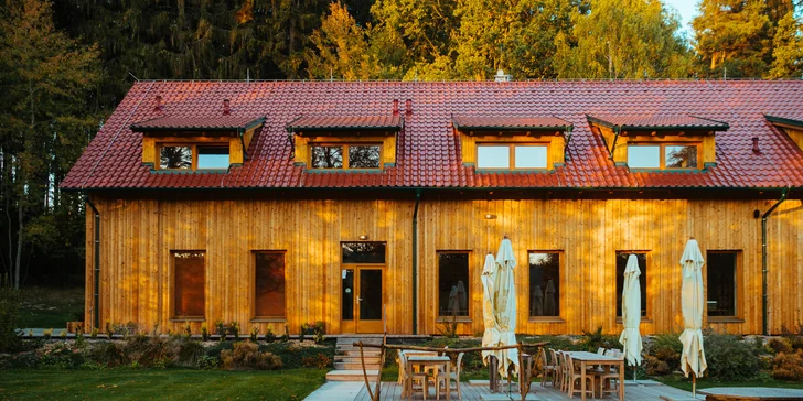 Moravský kras: nádherné ubytovanie v prírode s polpenziou aj vínom a privátnym wellness