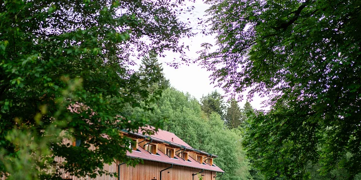 Moravský kras: nádherné ubytovanie v prírode s polpenziou aj vínom a privátnym wellness