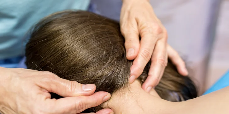 Antistresová masáž hlavy, aroma masáž, ajurvédska masáž, masáž morskými mušľami