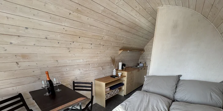 Pobyt pri obore s danielmi v Lužických horách: tiny house aj s raňajkami pre 2 osoby