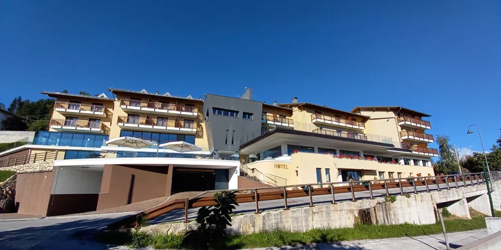 Trentinské Alpy: 3* hotel s polpenziou, neobmedzeným wellness a kartou výhod