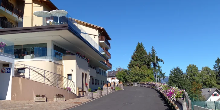 Trentinské Alpy: 3* hotel s polpenziou, neobmedzeným wellness a kartou výhod