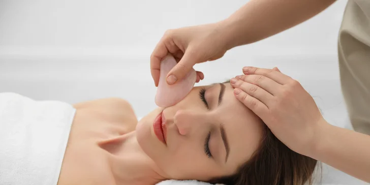 Omladenie bez skalpela a ihiel: liftingová masáž, Guasha face workout alebo výhodný balíček