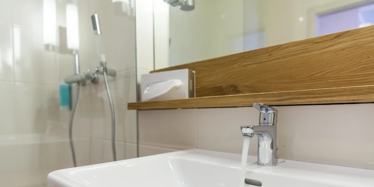 Moderné apartmány na brehu Wörthersee: súkromná pláž a karta výhod