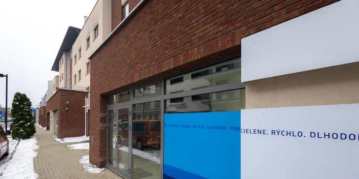 Zoštíhlenie tváre pomocou botulotoxínu v klinike Russian Lips Clinic