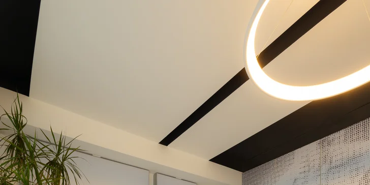 Zoštíhlenie tváre pomocou botulotoxínu v klinike Russian Lips Clinic