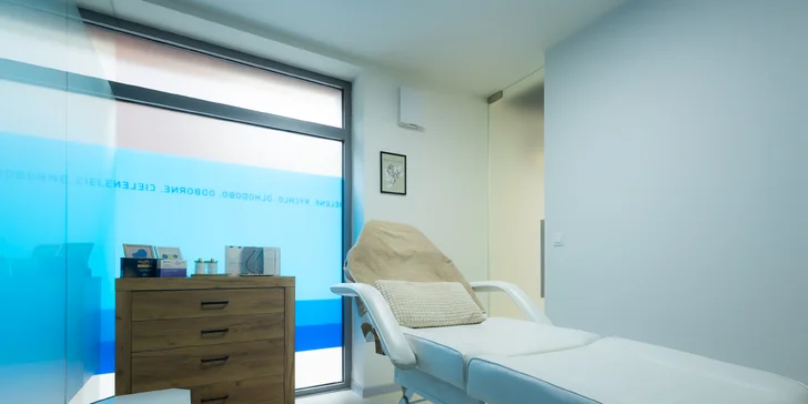 Zoštíhlenie tváre pomocou botulotoxínu v klinike Russian Lips Clinic