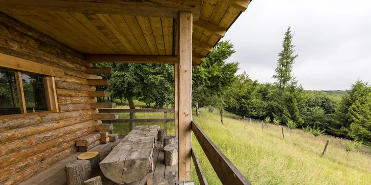 Zážitkové ubytovanie v prírode: zrub až pre 5 s pozorovaním zveri