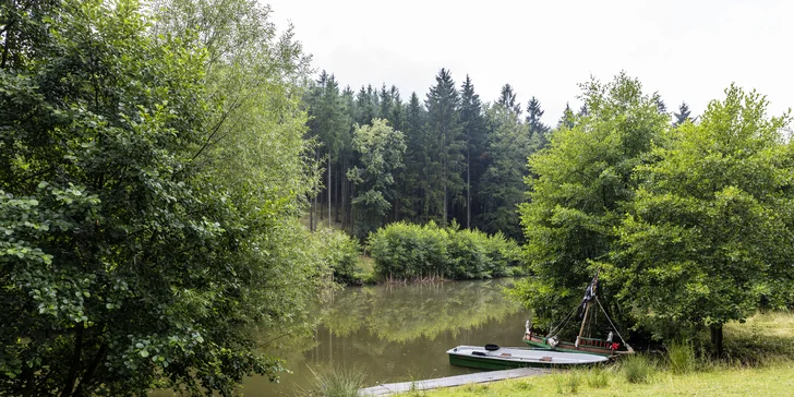Zážitkové ubytovanie v prírode: zrub až pre 5 s pozorovaním zveri
