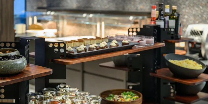 Štvorhviezdičkový hotel v centre Debrecínu: polpenzia aj drink Sky Bare s panoramatickým výhľadom