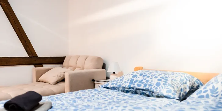 Romantika v Jizerkách: krásne ubytovanie v stodole s možnosťou raňajok, výhľady do krajiny