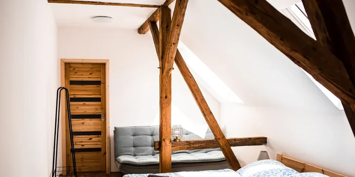 Romantika v Jizerkách: krásne ubytovanie v stodole s možnosťou raňajok, výhľady do krajiny