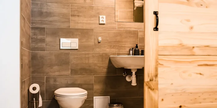 Romantika v Jizerkách: krásne ubytovanie v stodole s možnosťou raňajok, výhľady do krajiny