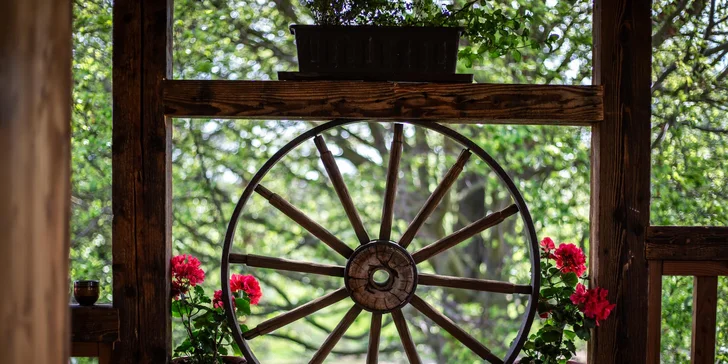 Romantika v Jizerkách: krásne ubytovanie v stodole s možnosťou raňajok, výhľady do krajiny