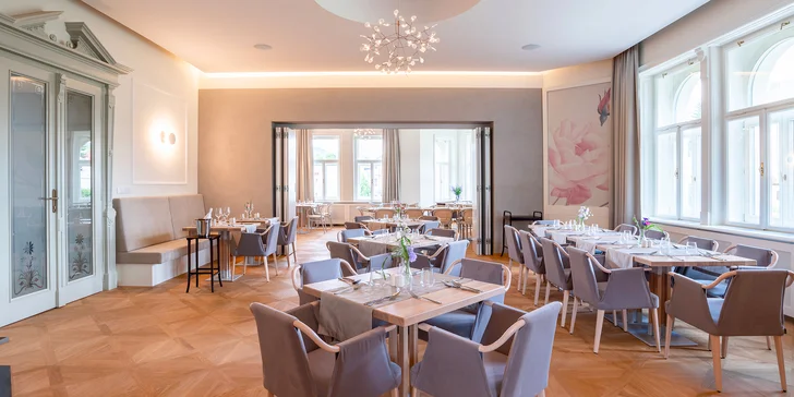 Luxusný 4* pobyt v secesnej továrnickej vile: jedlo, možnosť wellness aj procedúr v Rožnovských pivných kúpeľoch