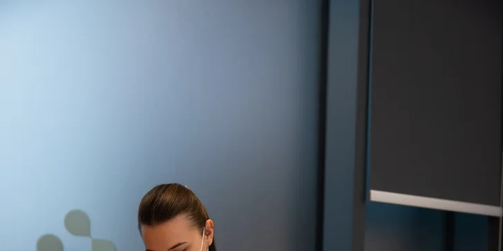 IPL ošetrenie akné a pigmentácie alebo neinvazívny lifting viečok