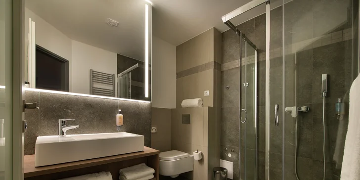 Relax na Vysočine: pobyt v dizajnovom apartmáne, sauna aj vstupenka do sklárne