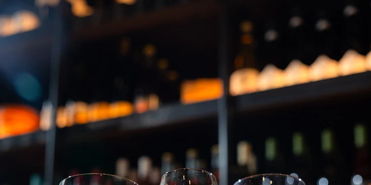 Degustácia vína so someliérom vrátane občerstvenia