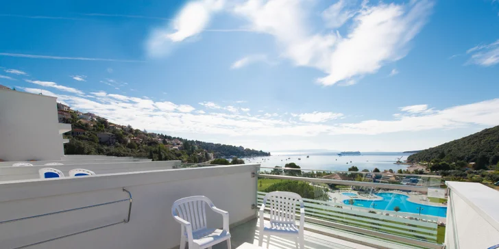 Dovolenka v chorvátskom zálive Rabac: 4* hotel 150 m od pláže, strava aj bazény