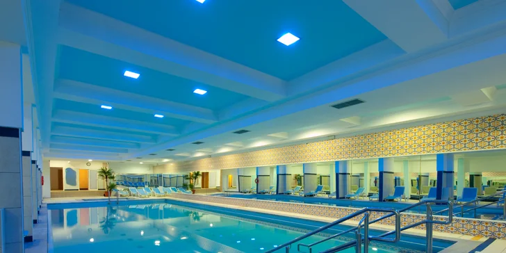 Dovolenka v chorvátskom zálive Rabac: 4* hotel 150 m od pláže, strava aj bazény