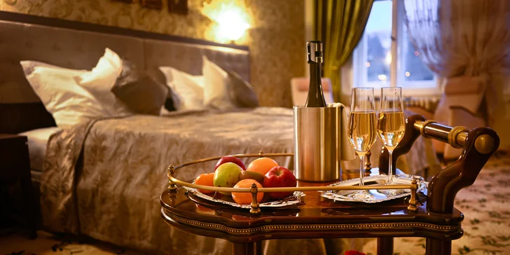 Romantika vo Varoch: fľaša prosecca na izbe, možnosť 3-chodovej večere aj raňajok do postele