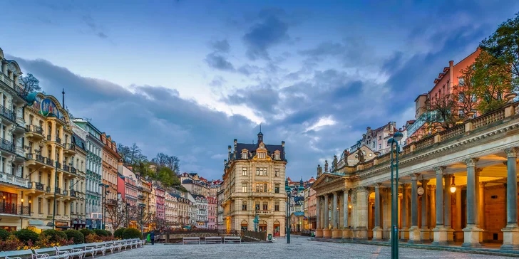 Romantika vo Varoch: fľaša prosecca na izbe, možnosť 3-chodovej večere aj raňajok do postele