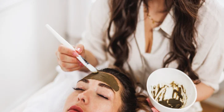 Bio-ihly z morských rias pre hladkú pleť bez akné