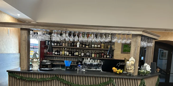 Pobyt v centre Chomutova: historický hotel s raňajkami alebo polpenziou