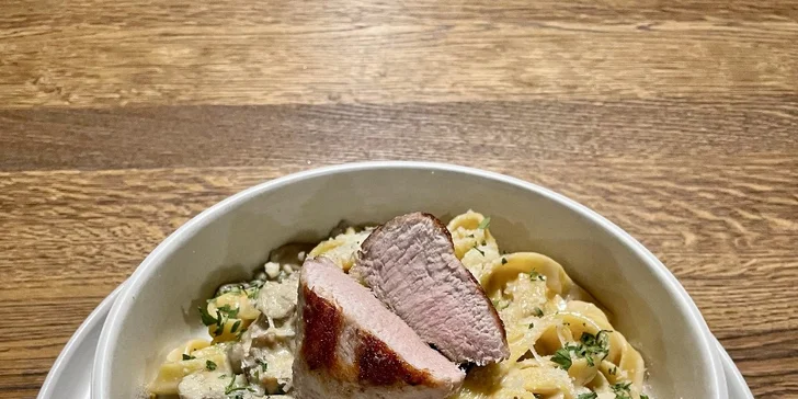 Otvorený voucher do reštaurácie Hood Wood v Steam Factory