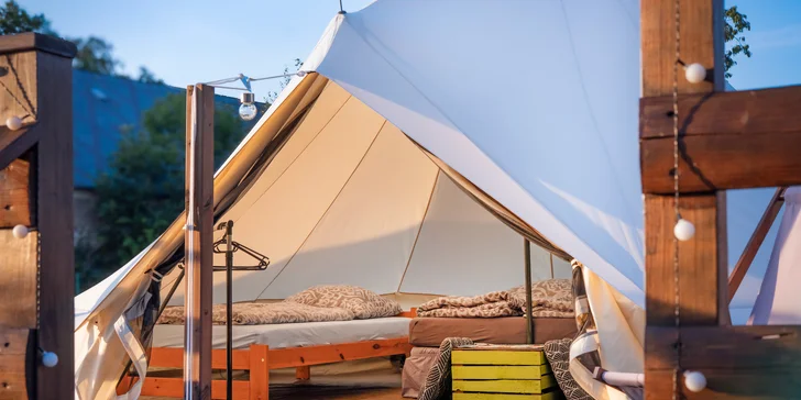 Glamping v poľských Krkonošiach: stanové mestečko neďaleko Jeleniej Hory, výlety do prírody