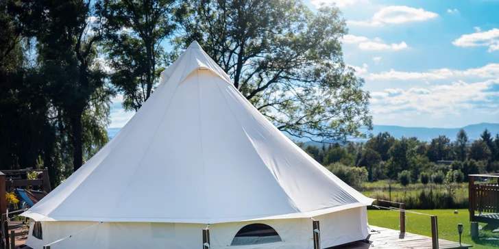 Glamping v poľských Krkonošiach: stanové mestečko neďaleko Jeleniej Hory, výlety do prírody