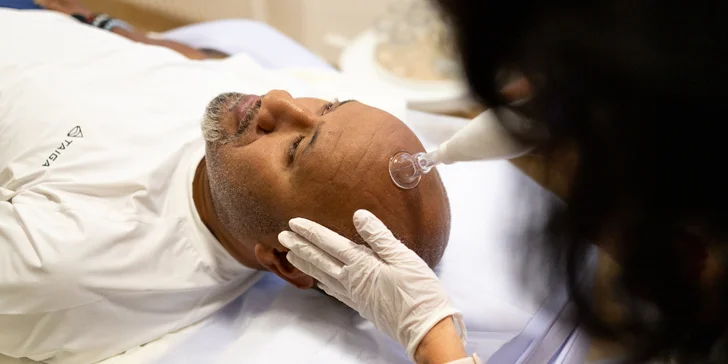 Plazma Fusion: zbavte sa jaziev, vrások alebo podporte rast vlasov a zregenerujte pleť