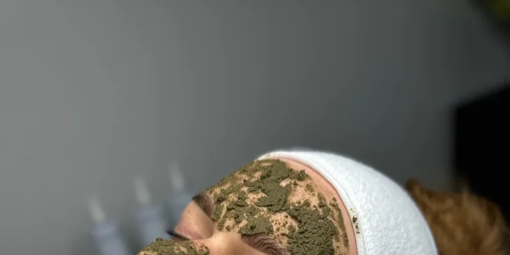 Bio-ihly z morských rias pre hladkú pleť bez akné