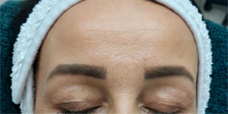Prirodzene pôsobiace zahustenie mihalníc (1D alebo 2D mihalnice), laminácia obočia či lash lift