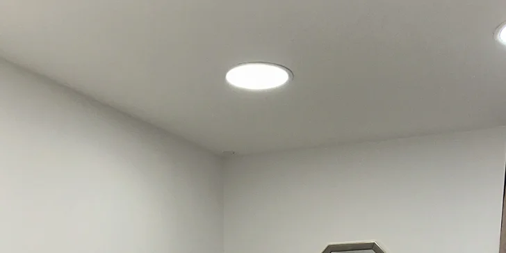 Prirodzene pôsobiace zahustenie mihalníc (1D alebo 2D mihalnice), laminácia obočia či lash lift