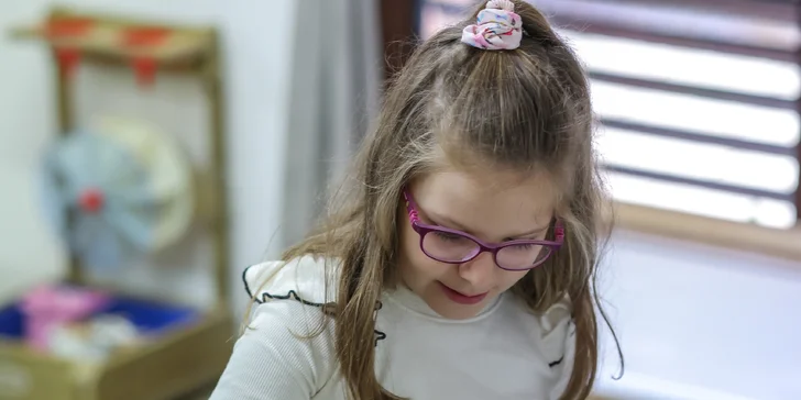 Zážitkové maľovanie alebo dve hodiny kreatívnej hry pre deti od 3 rokov: VYFARBI SA! alebo MAGNETÁČIK