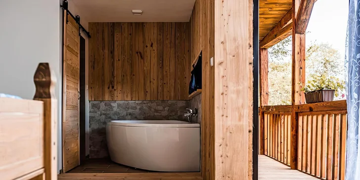 Romantika v Jizerkách: krásne ubytovanie v stodole s možnosťou raňajok, výhľady do krajiny