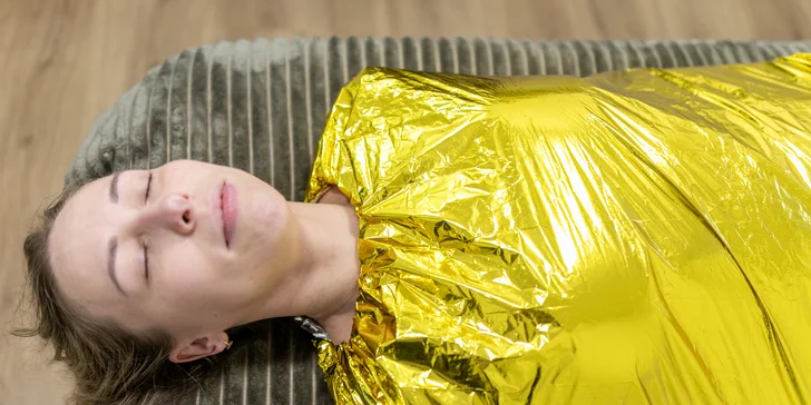 Zoštíhľujúci rituál: masáž, peeling a termo zábal na podporu lymfatického systému a odvodnenia