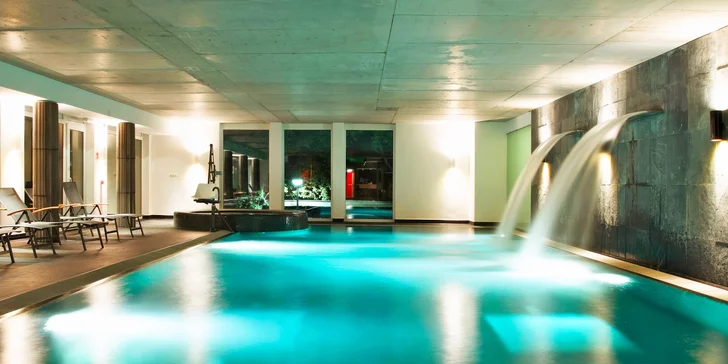 Pobyt pre pôžitkárov: ochutnávka vína, dizajnové bývanie, oddych pri Balatone aj neobmedzený wellness