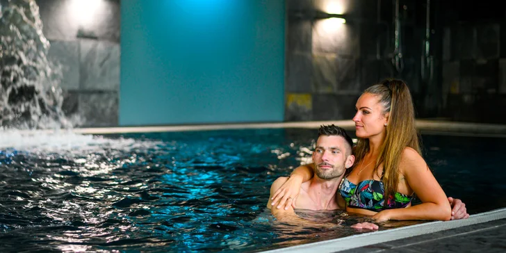 Pobyt pre pôžitkárov: ochutnávka vína, dizajnové bývanie, oddych pri Balatone aj neobmedzený wellness