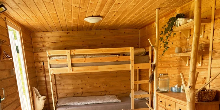 Pobyt medzi zvieratkami na ranči: karavan, chatka alebo maringotka, mini zoo, kone a možnosť raňajok