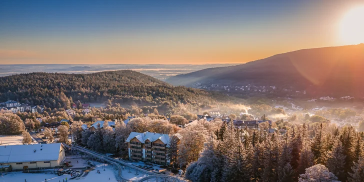 Resort v poľských Jizerkách: raňajky alebo polpenzia, wellness, aquapark aj možnosť apartmánu so súkromnou saunou
