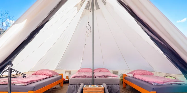 Glamping v poľských Krkonošiach: stanové mestečko neďaleko Jeleniej Hory, výlety do prírody