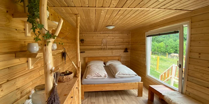 Pobyt medzi zvieratkami na ranči: karavan, chatka alebo maringotka, mini zoo, kone a možnosť raňajok