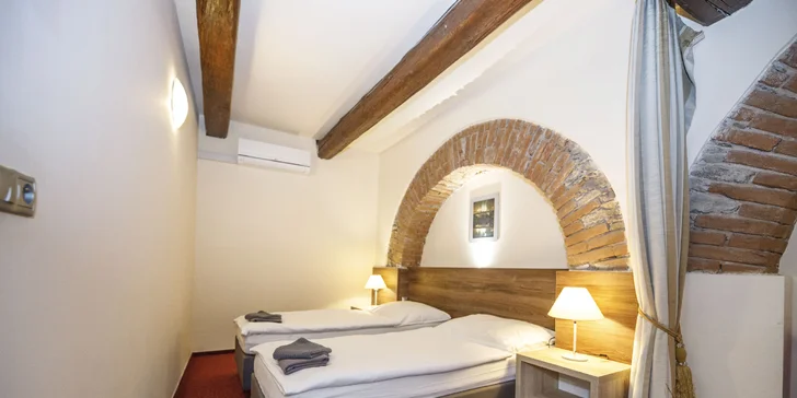 Romantika v Kolíne: pobyt s raňajkami, súkromným wellness a sektom