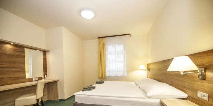 Romantika v Kolíne: pobyt s raňajkami, súkromným wellness a sektom