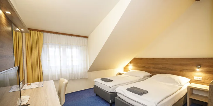 Romantika v Kolíne: pobyt s raňajkami, súkromným wellness a sektom