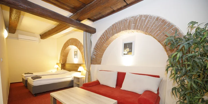 Romantika v Kolíne: pobyt s raňajkami, súkromným wellness a sektom